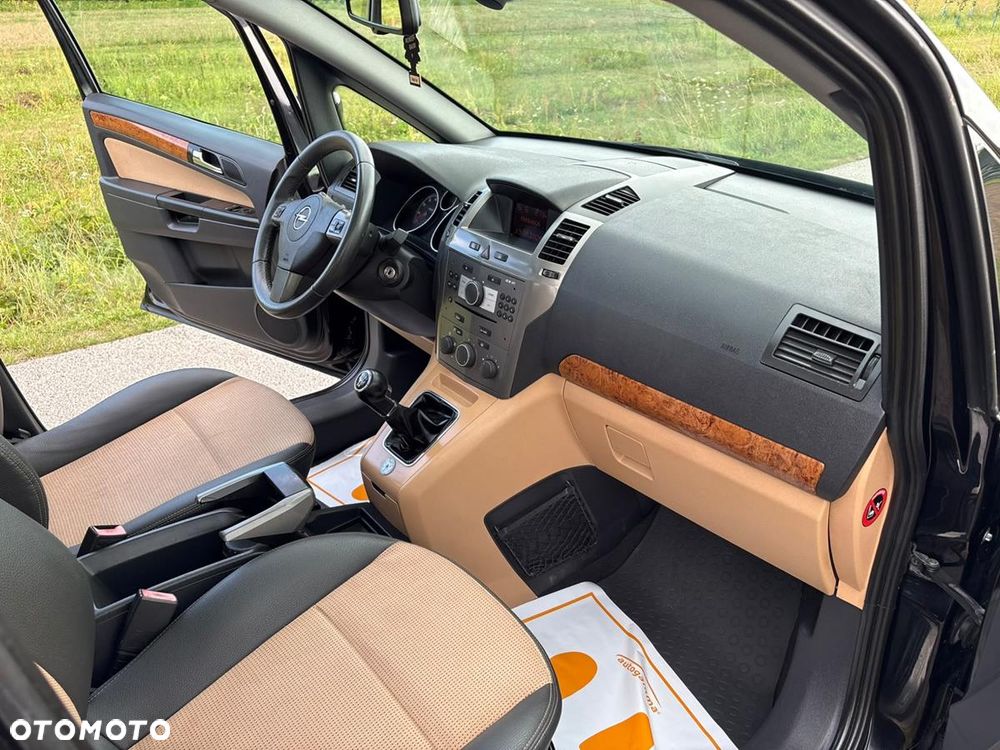 Opel Zafira 1.6 Cosmo - 27