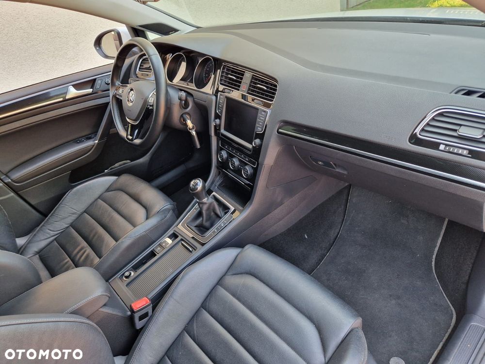 Volkswagen Golf - 16