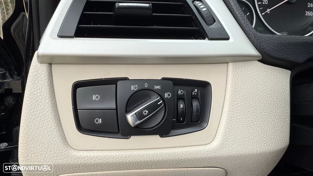 BMW 320 d Aut. Efficient Dynamics Edition Blue Perf. Luxury Line - 29