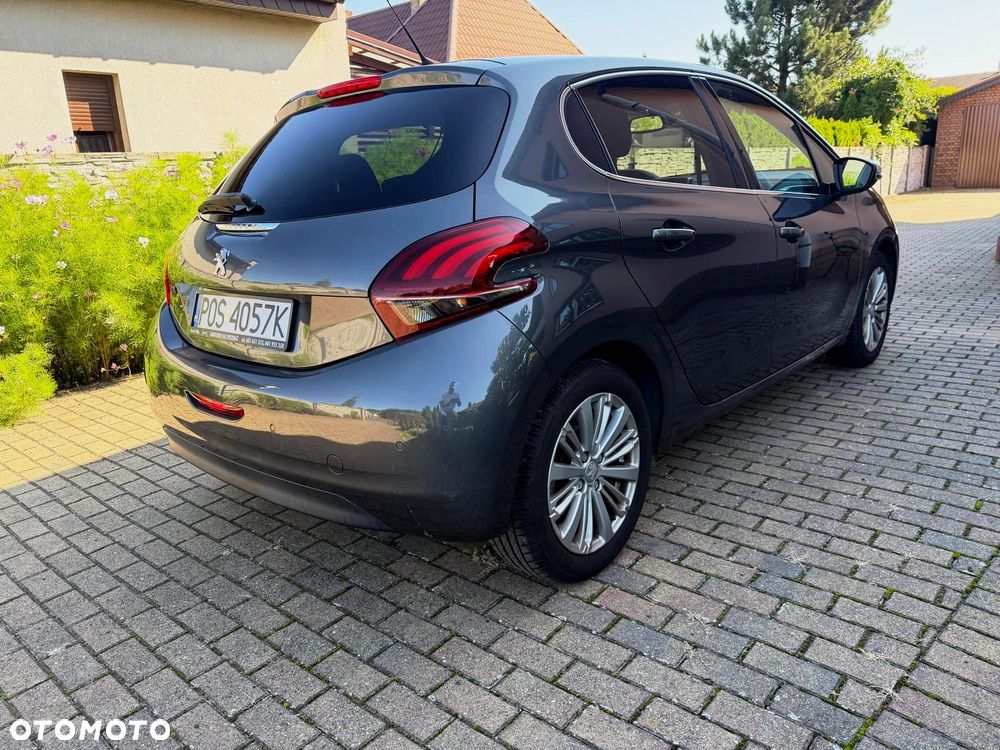 Peugeot 208 1.2 PureTech Allure S&S - 8