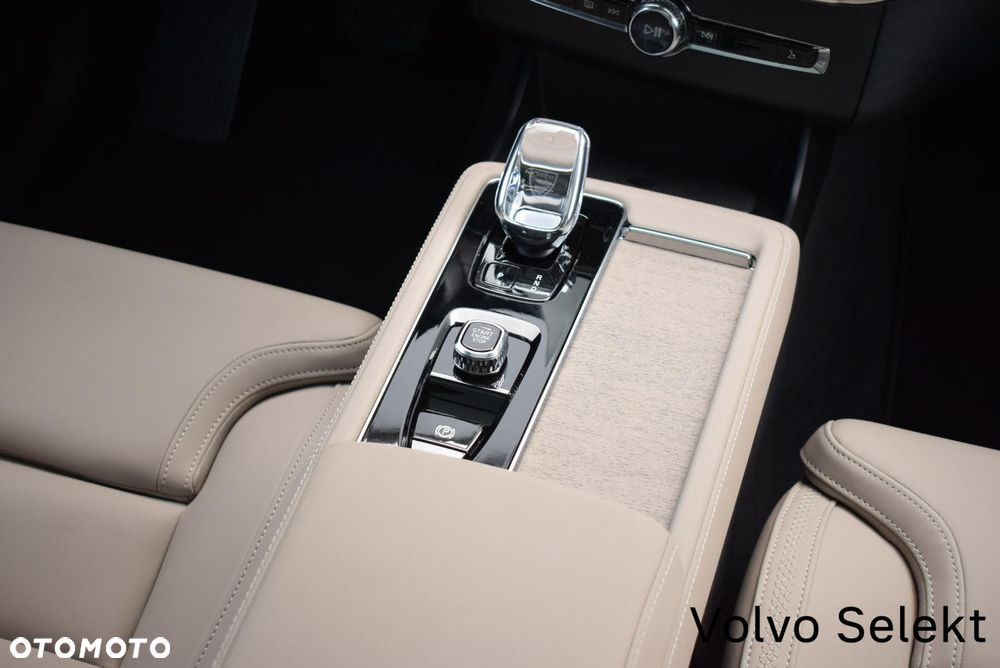 Volvo XC 90 - 20
