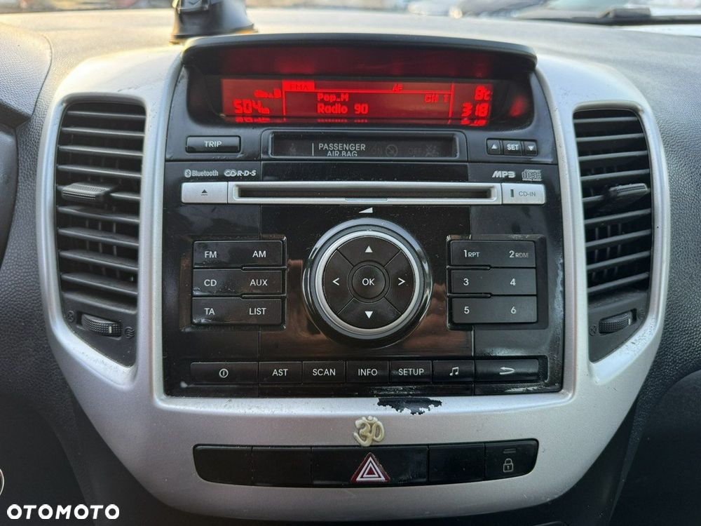 Kia Venga 1.4 CVVT Vision - 17