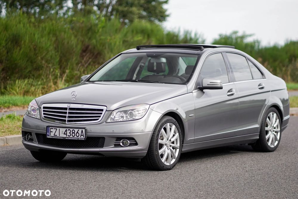 Mercedes-Benz Klasa C 200 CGI BlueEff Elegance - 4