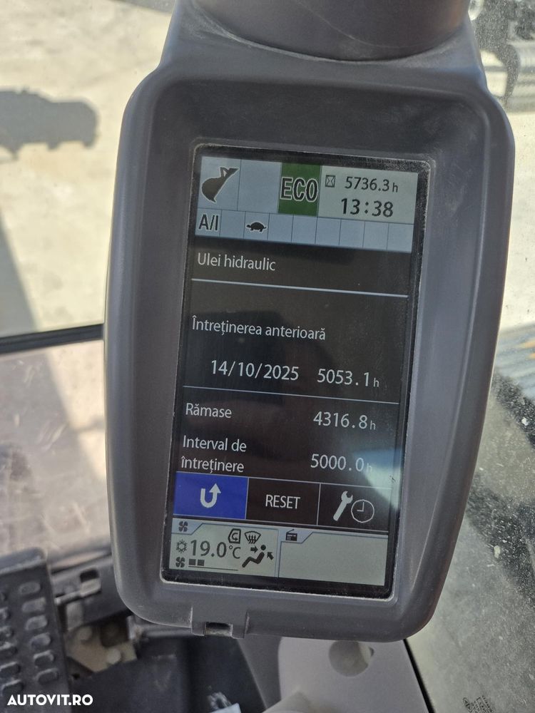 Hitachi ZX250LCN-6, 2019, 5.737h, CUPLA RAPIDA, cupa 1,55mc, inst picon, inst rotire, camera spate si laterale, latime 2,99m, ad sapare 7m, 3 pompe hidr HITACHI, consum 11,8l/h, lant 80% ok, ridica 16t, posibil leasing 3 ani-PROMOTIE 89.900 EUR+Tva - 30