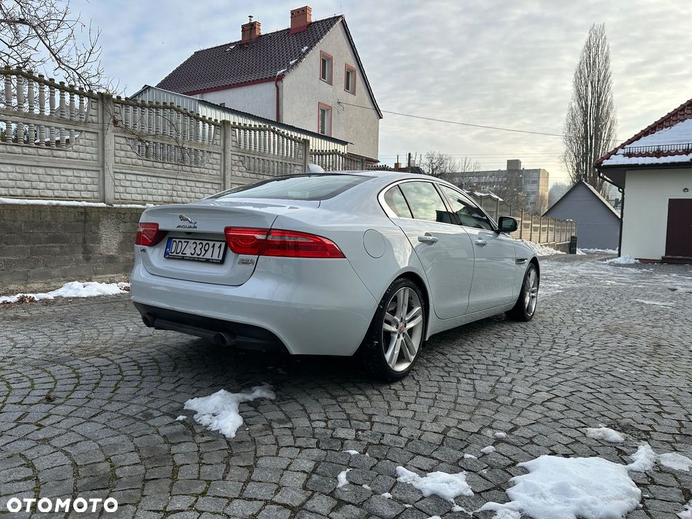 Jaguar XE - 9