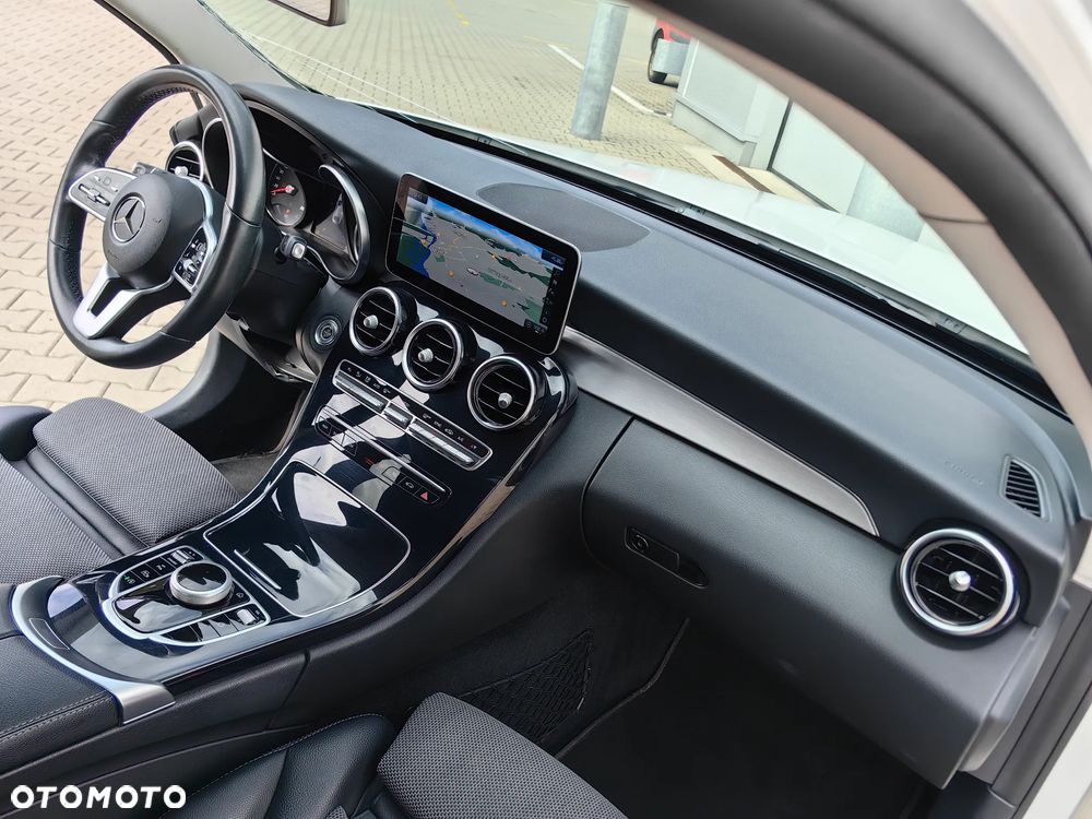 Mercedes-Benz Klasa C 220 d 4MATIC 9G-TRONIC - 19