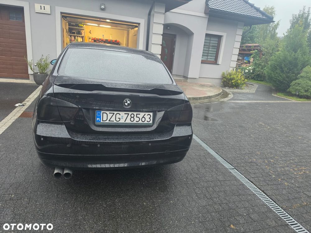 BMW Seria 3 325i - 4