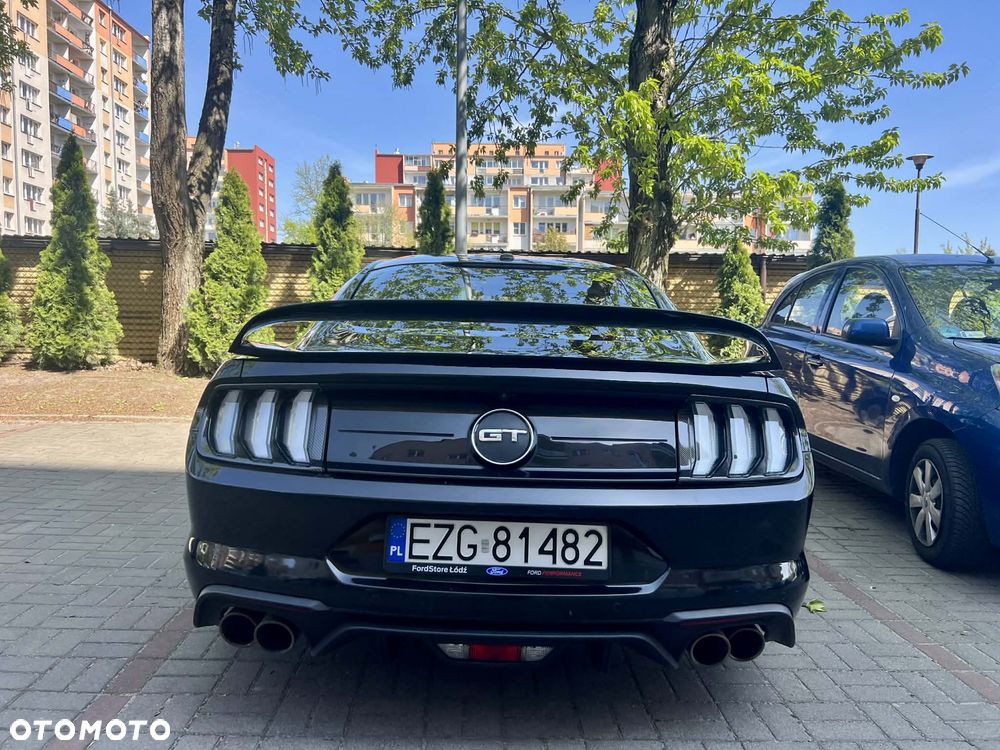 Ford Mustang - 8