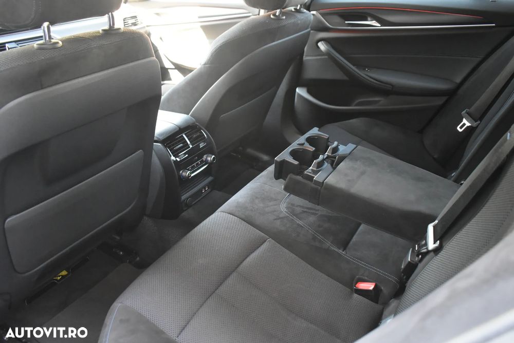BMW Seria 5 530d xDrive AT MHEV - 30