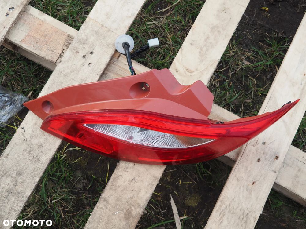 Lampa tył tylna prawa Mazda 2 II DE D65151150 - 2