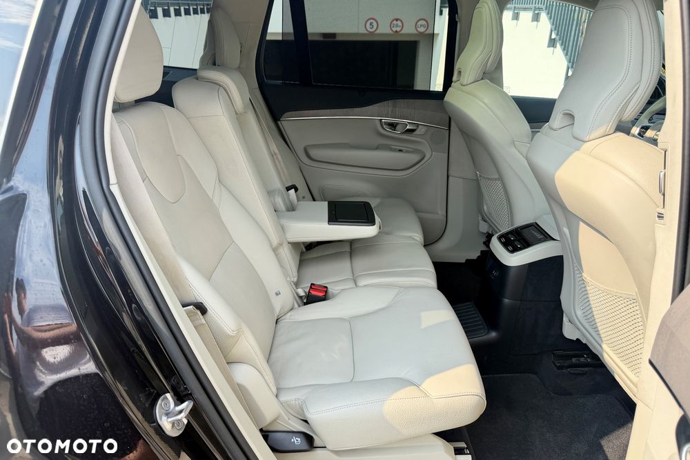 Volvo XC 90 T8 AWD Plug-In Hybrid Ultimate Bright 7os - 13