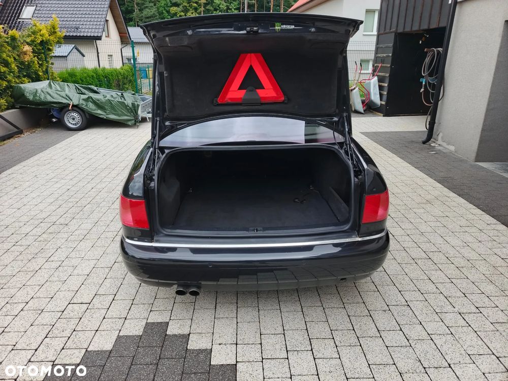 Audi S8 - 12