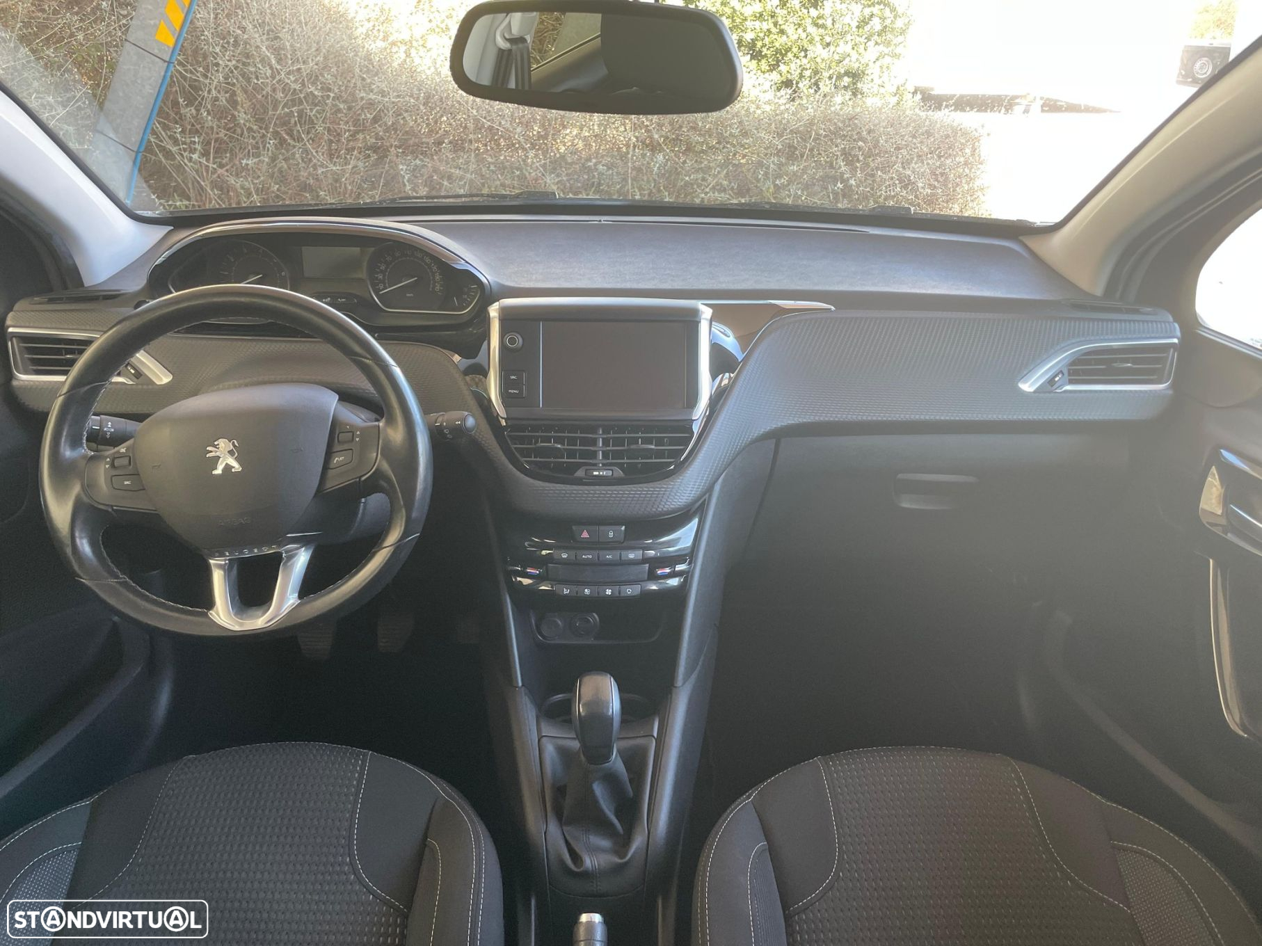 Peugeot 208 1.2 PureTech Allure - 13