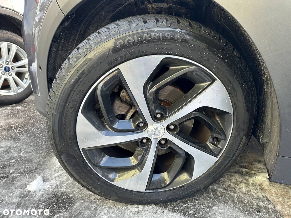 Hyundai Tucson 2.0 CRDI 4WD Automatik Premium - 25