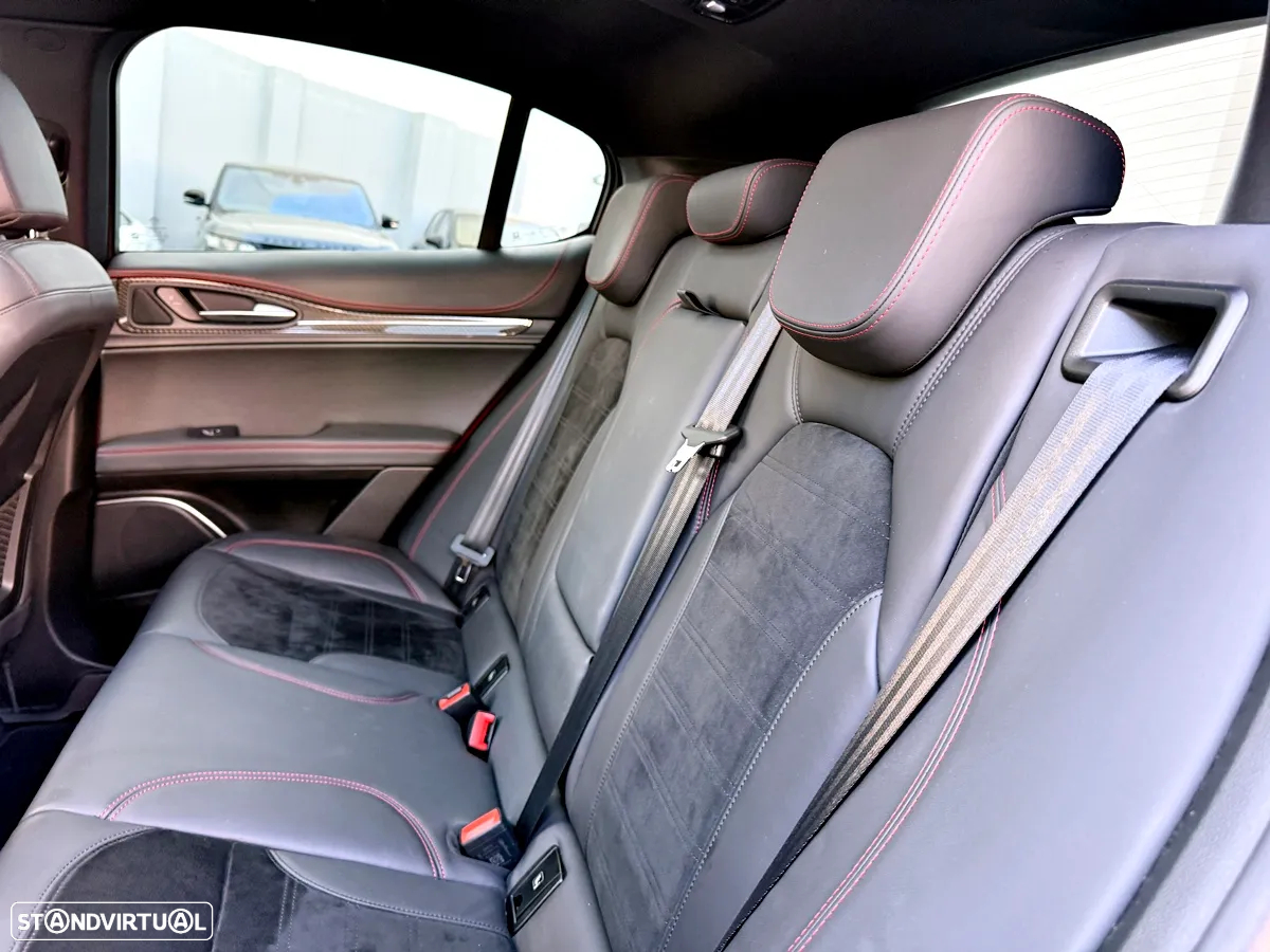 Alfa Romeo Stelvio 2.9 T Quadrifoglio Q4 - 36