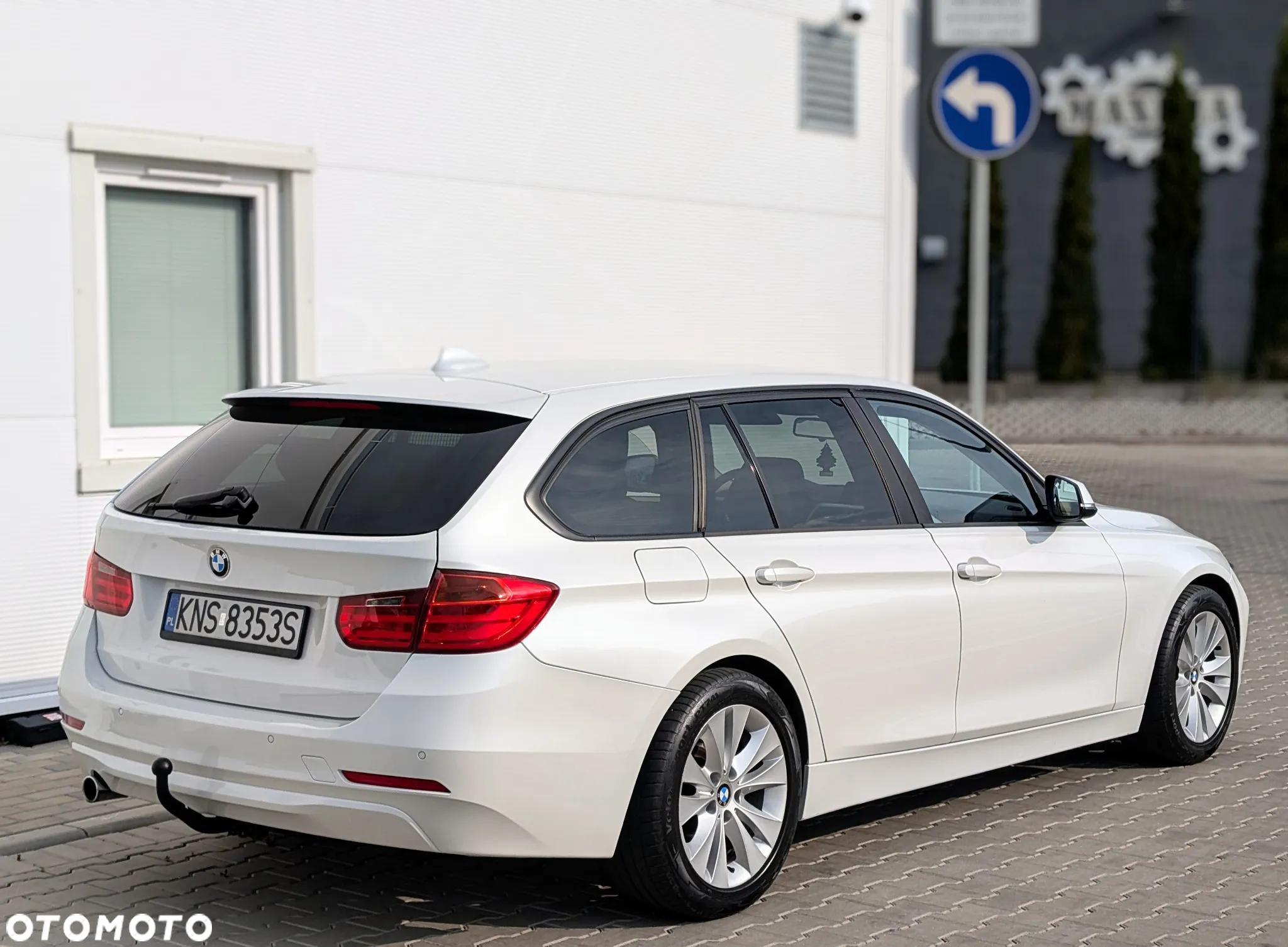 BMW Seria 3 320d DPF Touring Edition Exclusive - 2