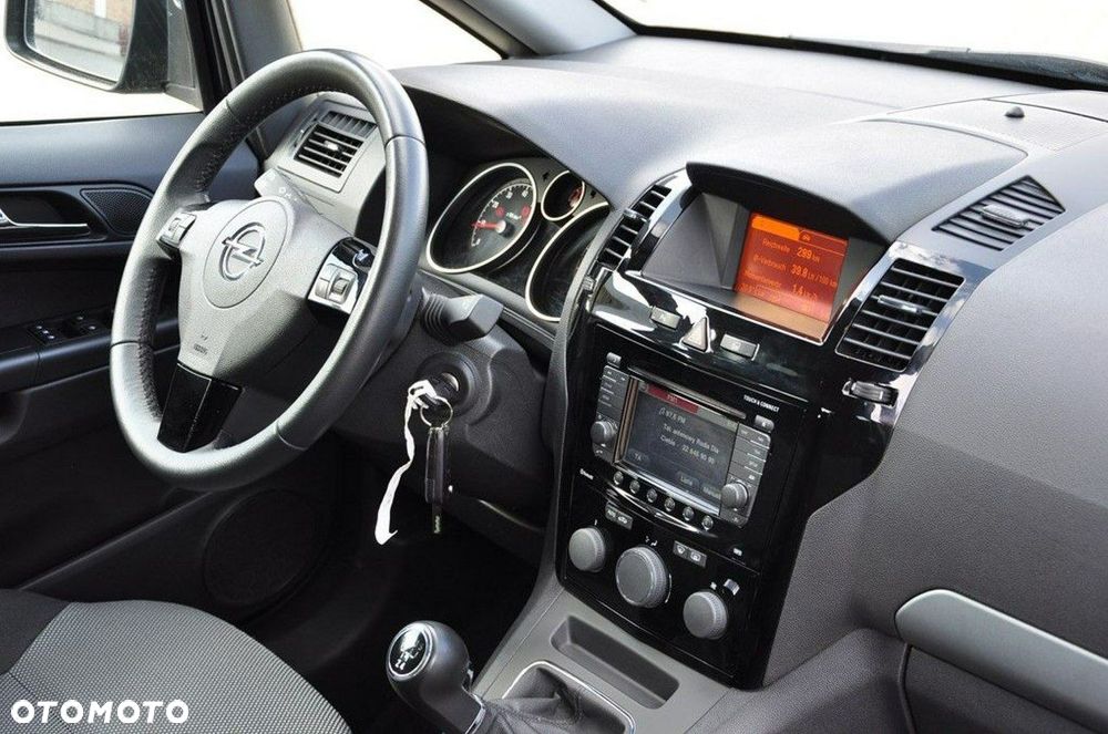Opel Zafira 1.8 Cosmo - 30