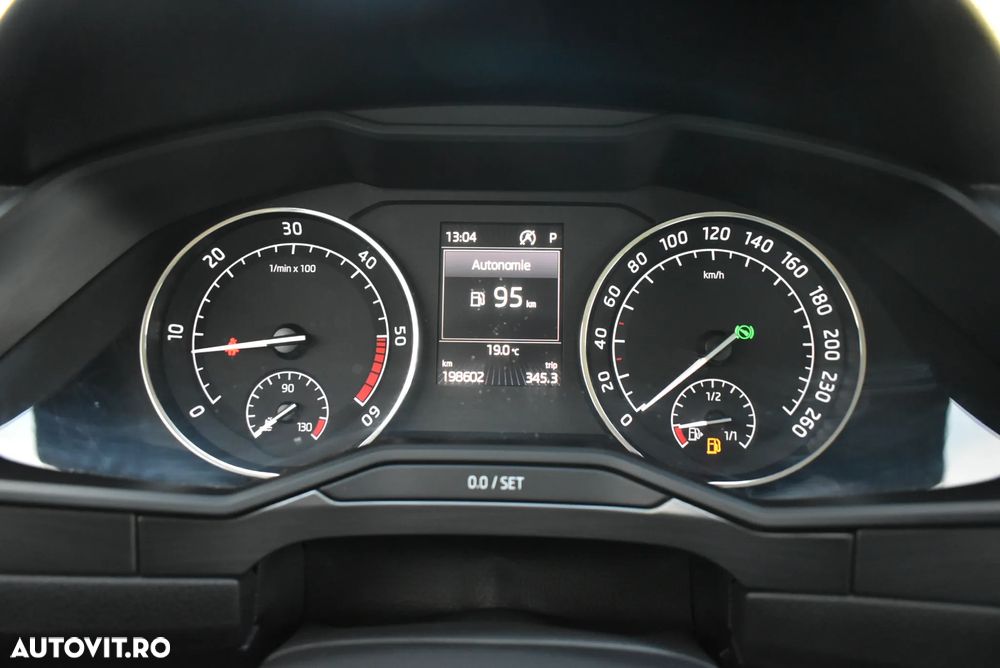 Skoda Superb 2.0 TDI DSG Ambition - 5