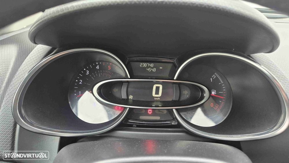 Renault Clio 1.5 dCi Limited - 13
