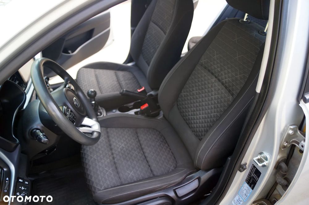 Kia Rio 1.2 L - 21