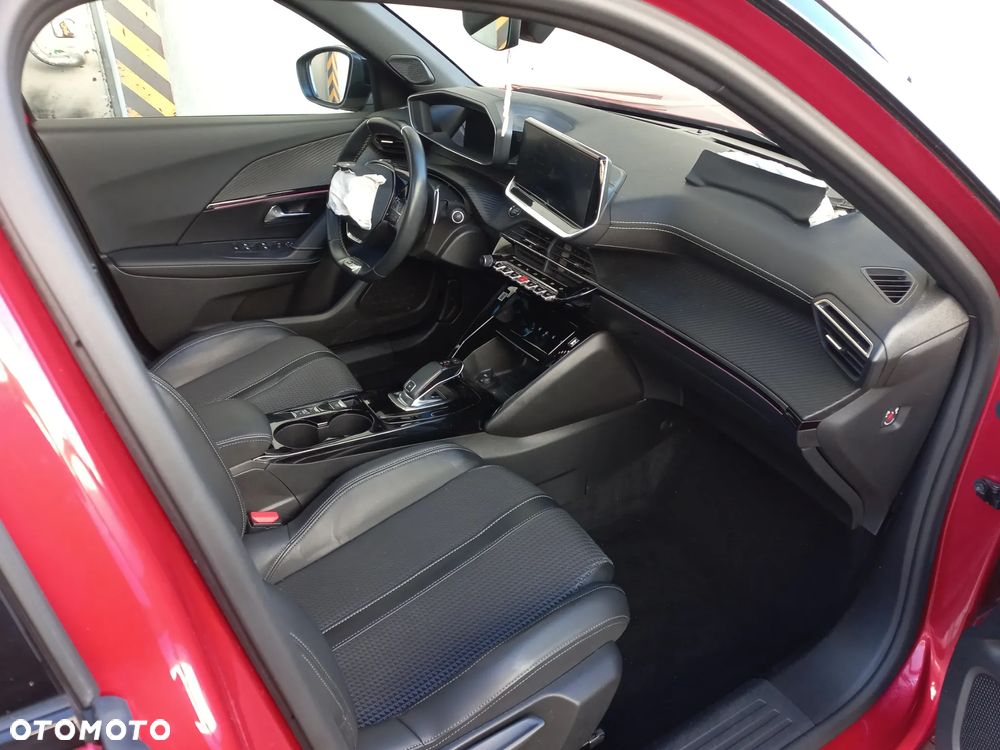 Peugeot 2008 PureTech 130 EAT8 GT Exclusive - 6