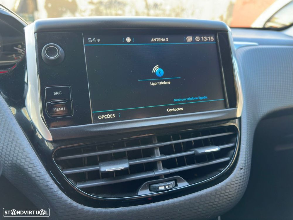 Peugeot 2008 1.2 PureTech Signature EAT6 - 17