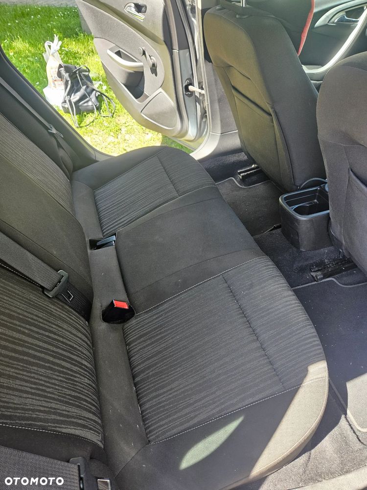 Opel Astra 1.6 Essentia - 9