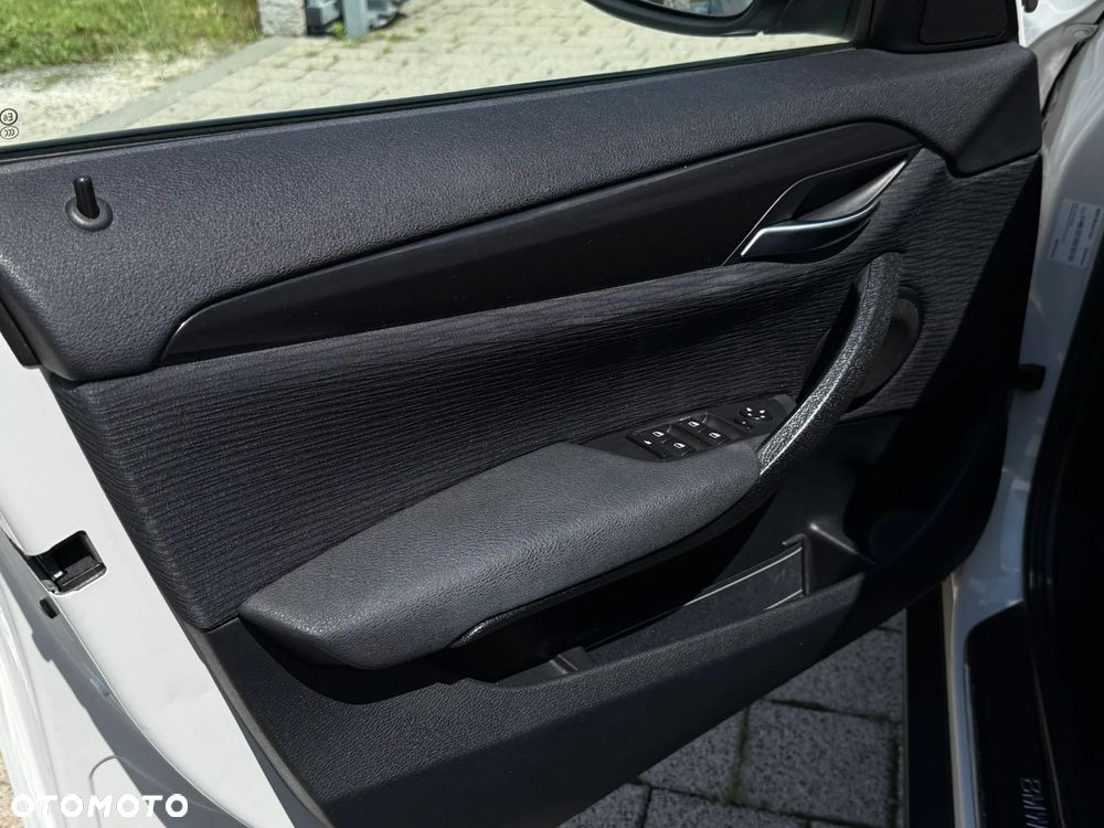 BMW X1 sDrive18i - 13