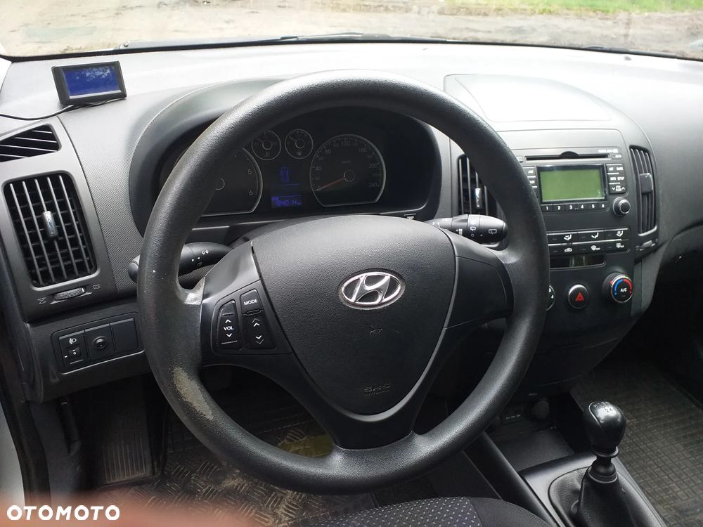 Hyundai i30 1.6 CRDi Base + - 10
