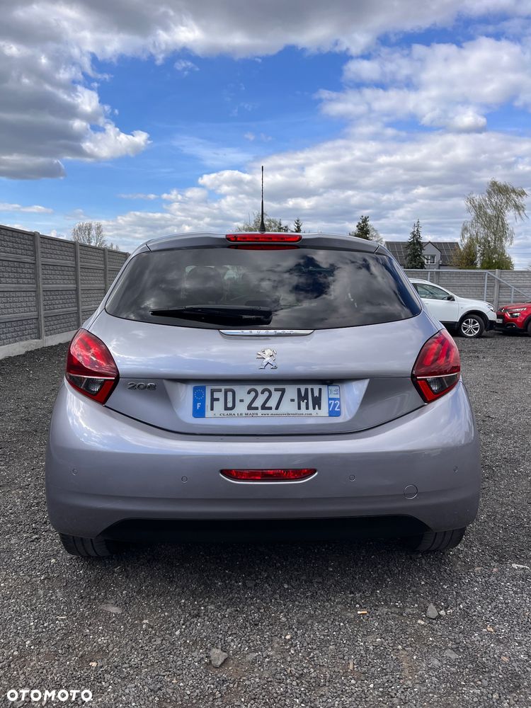 Peugeot 208 - 4