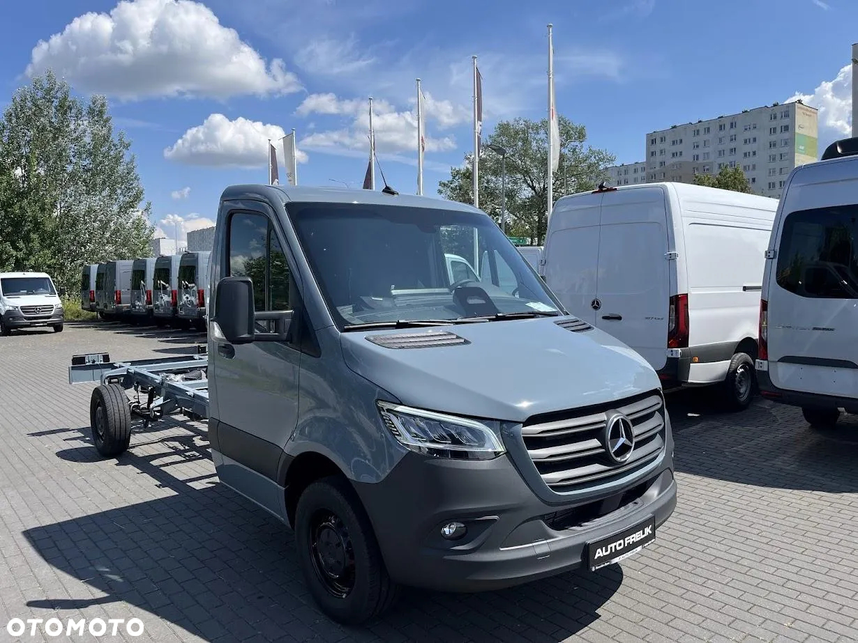 Mercedes-Benz Sprinter - 4