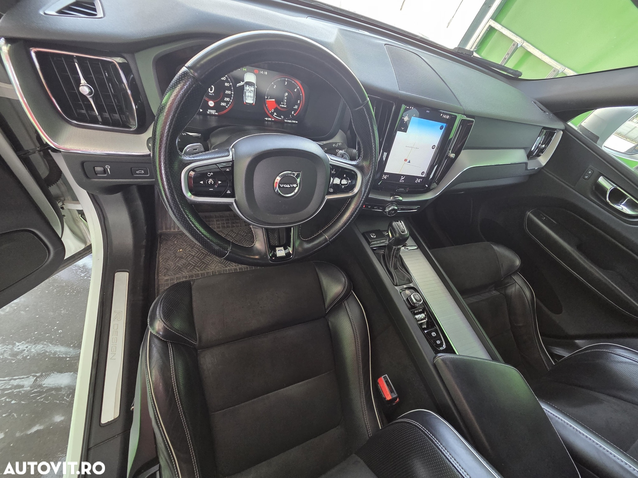 Volvo XC 60 D4 AWD R-Design - 19
