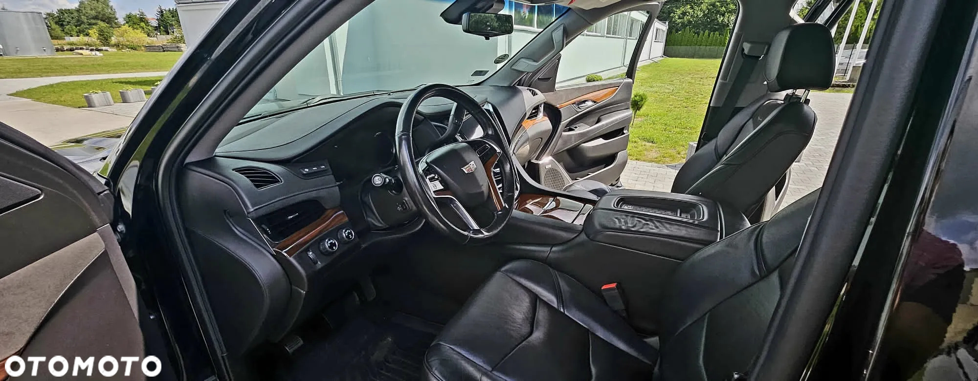 Cadillac Escalade - 9