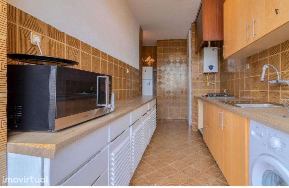 Quarto - localizado em Estrela Lisbon - Grande imagem: 5/11