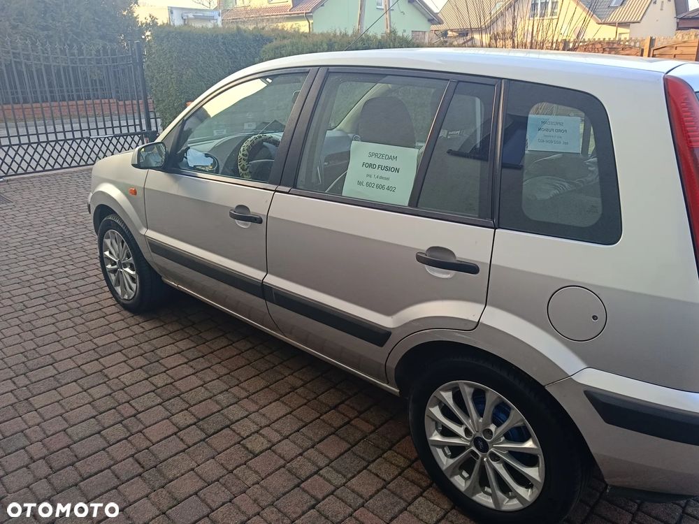 Ford Fusion - 4