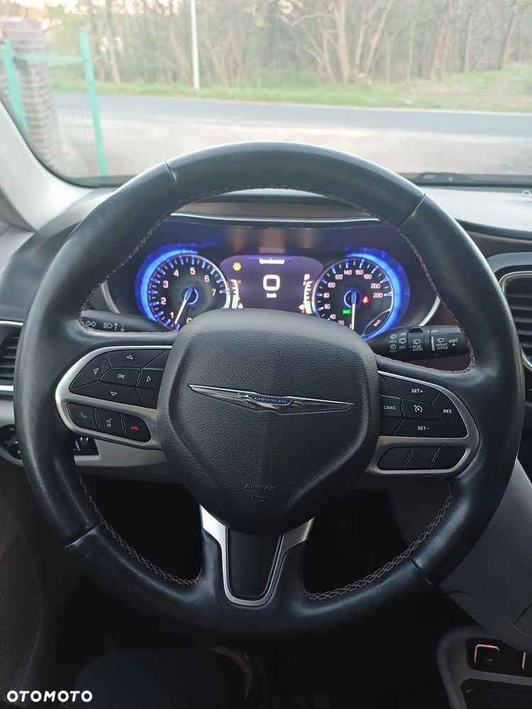 Chrysler Pacifica - 18
