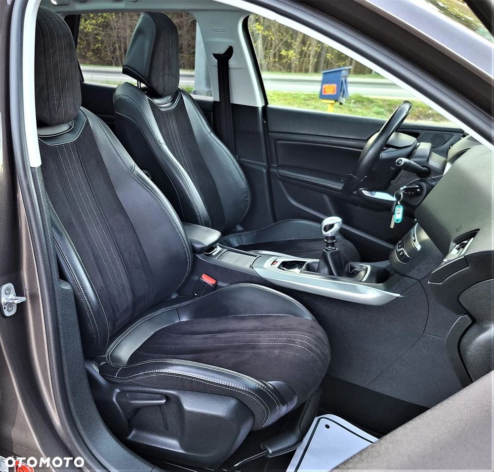 Peugeot 308 BlueHDi FAP 150 Stop & Start Allure - 22