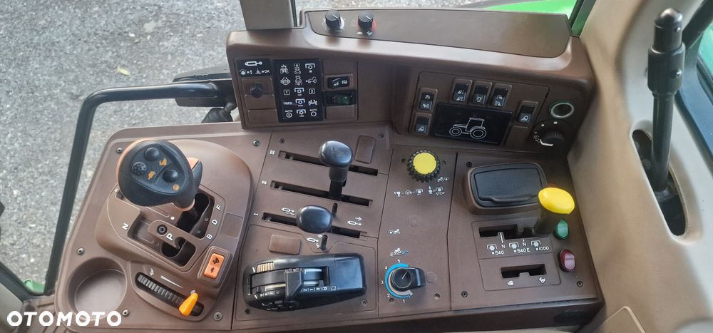 John Deere 6220 - 23