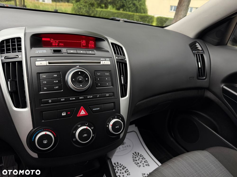 Kia Ceed 1.4 CVVT Dream-Team Edition - 10