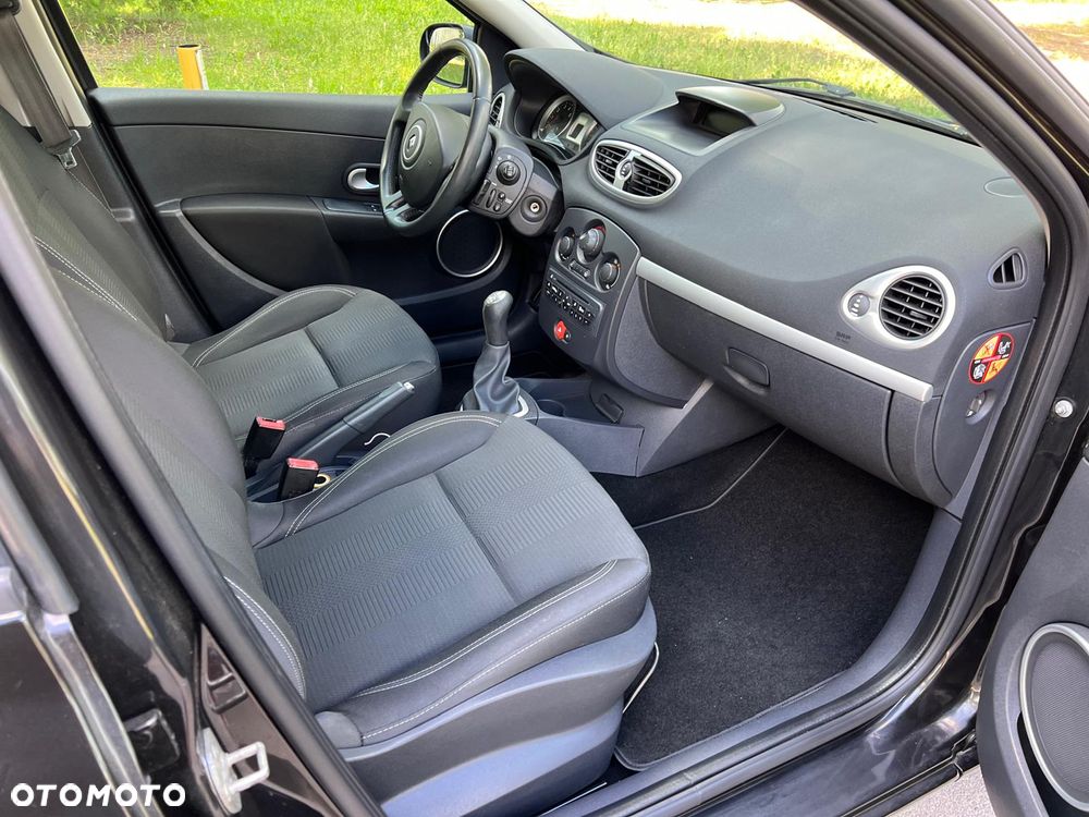Renault Clio 1.2 16V 75 Expression - 14