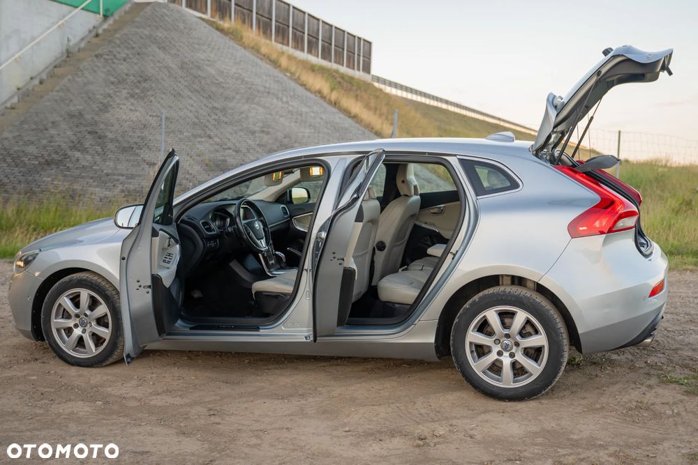 Volvo V40 - 12