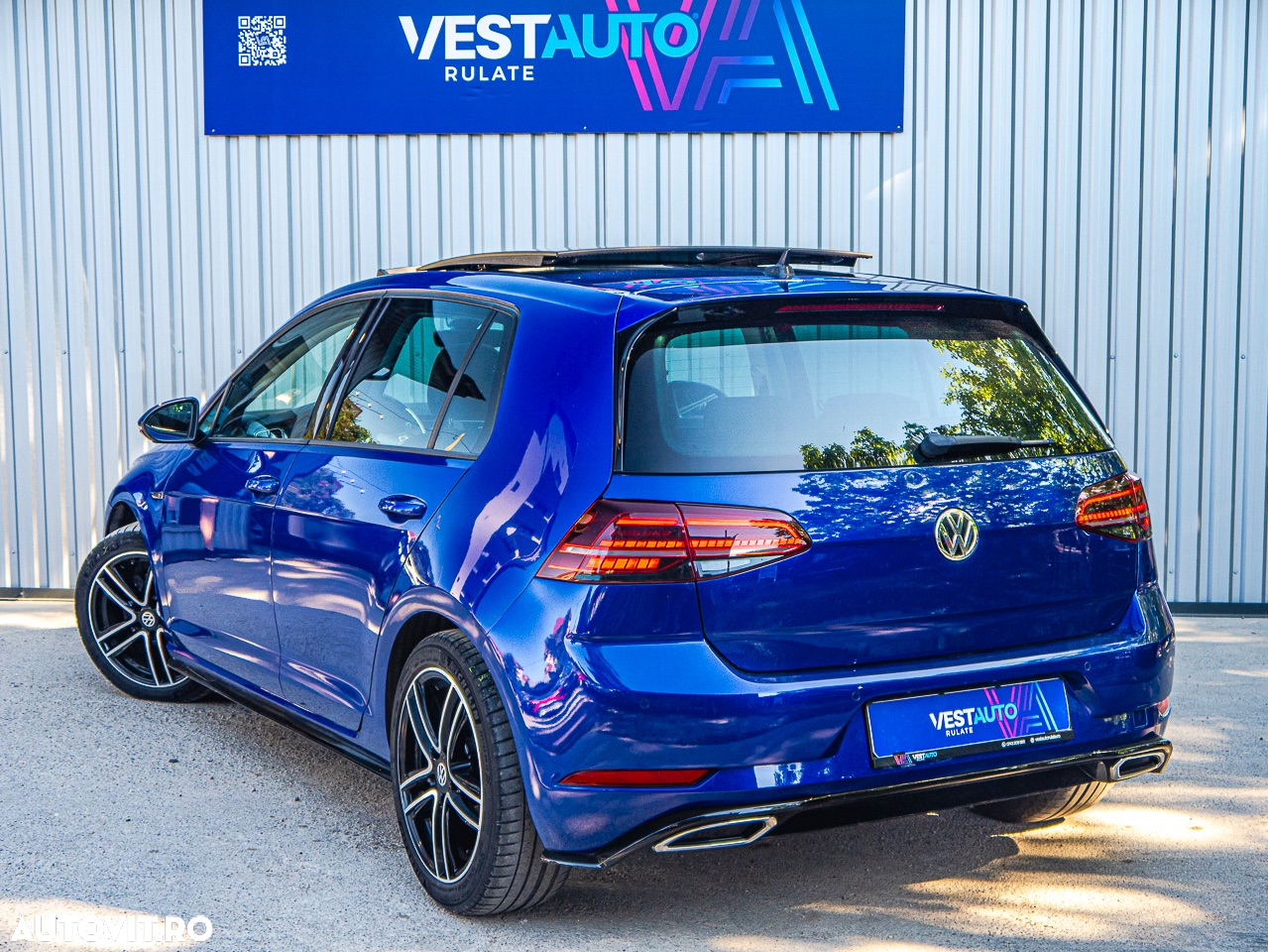 Volkswagen Golf 1.5 eTSI OPF DSG R-Line - 2