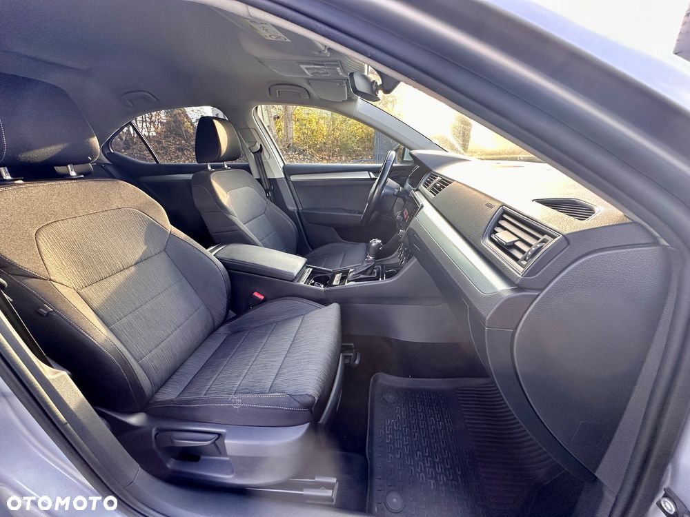 Skoda Superb 2.0 TDI Style DSG - 19