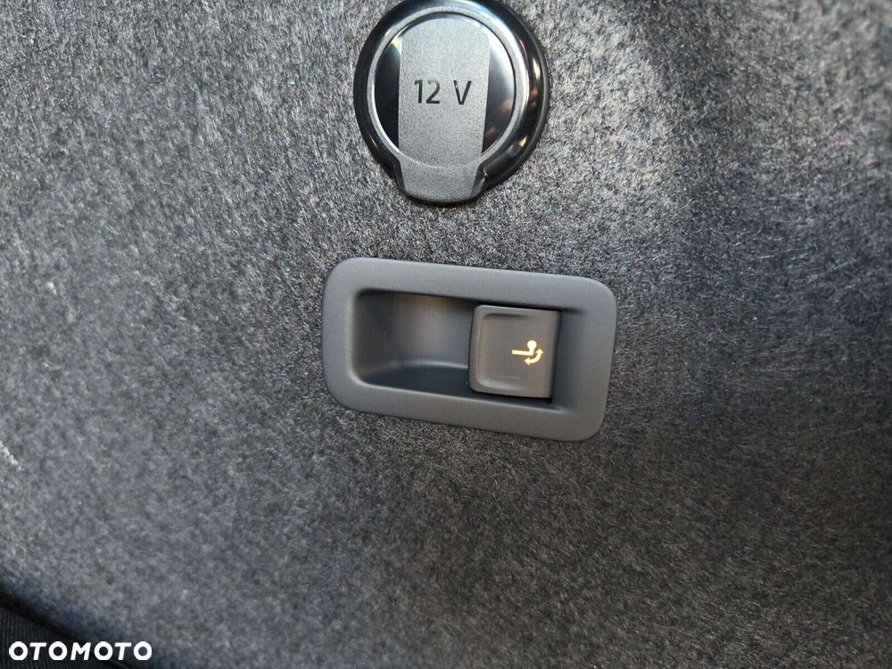Volkswagen Golf Variant 2.0 TSI 4Motion R - 32