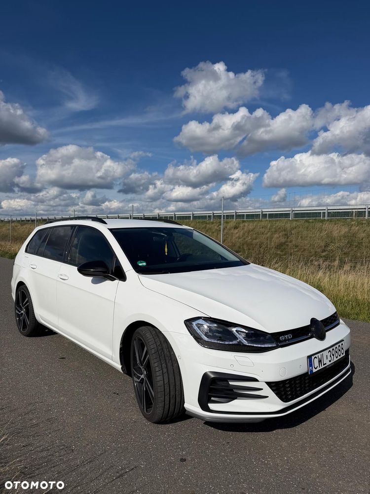 Volkswagen Golf 2.0 TDI SCR DSG IQ.DRIVE - 1