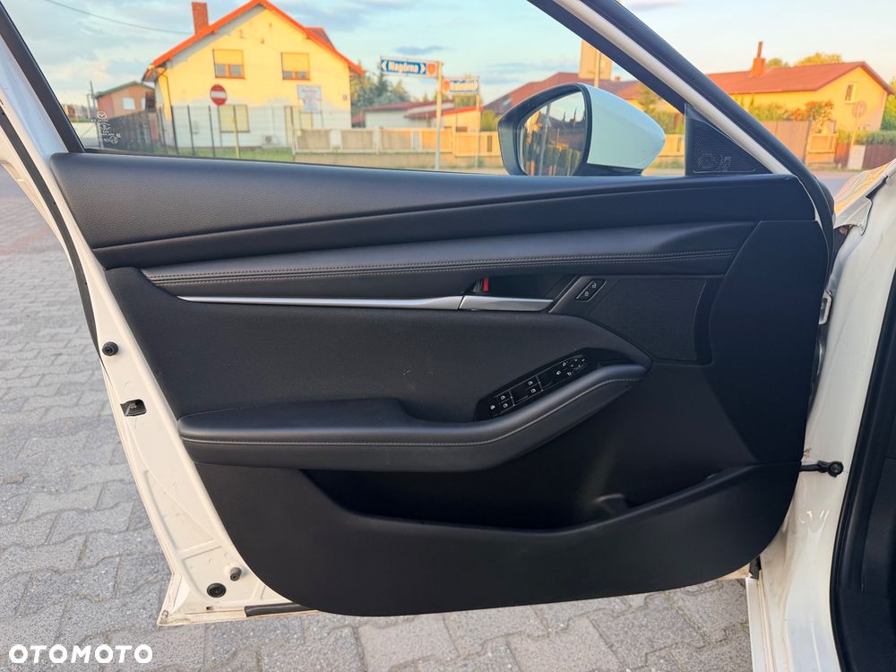 Mazda 3 SKYACTIV-G 2.0 M-Hybrid - 9