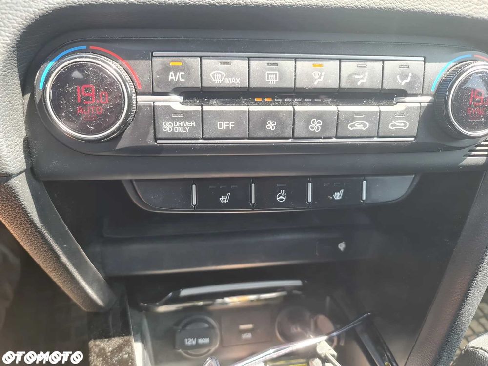Kia Ceed - 4