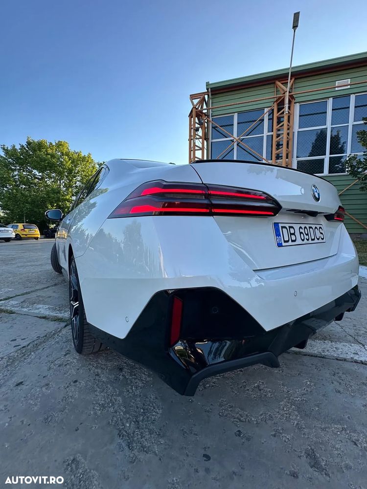 BMW Seria 5 520i AT MHEV - 15