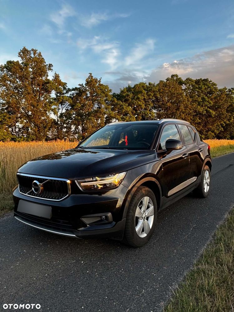 Volvo XC 40 T3 Momentum Pro - 1