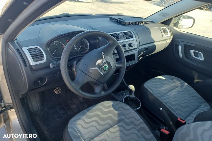 Lampa stop dreapta pe aripa Skoda Fabia 5J [2007 - 2010] Hatchback 1. - 6